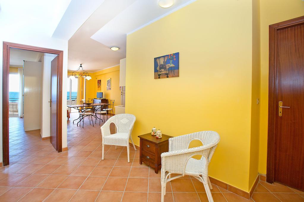 Polifemo Apartment Летояни Стая снимка