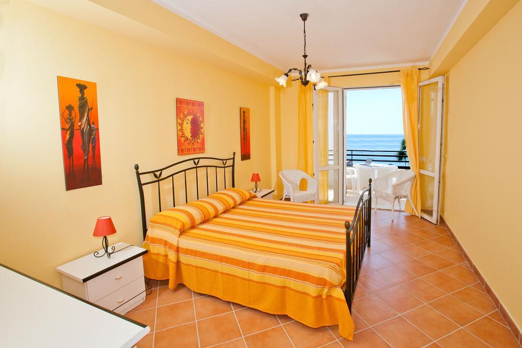 Polifemo Apartment Летояни Стая снимка